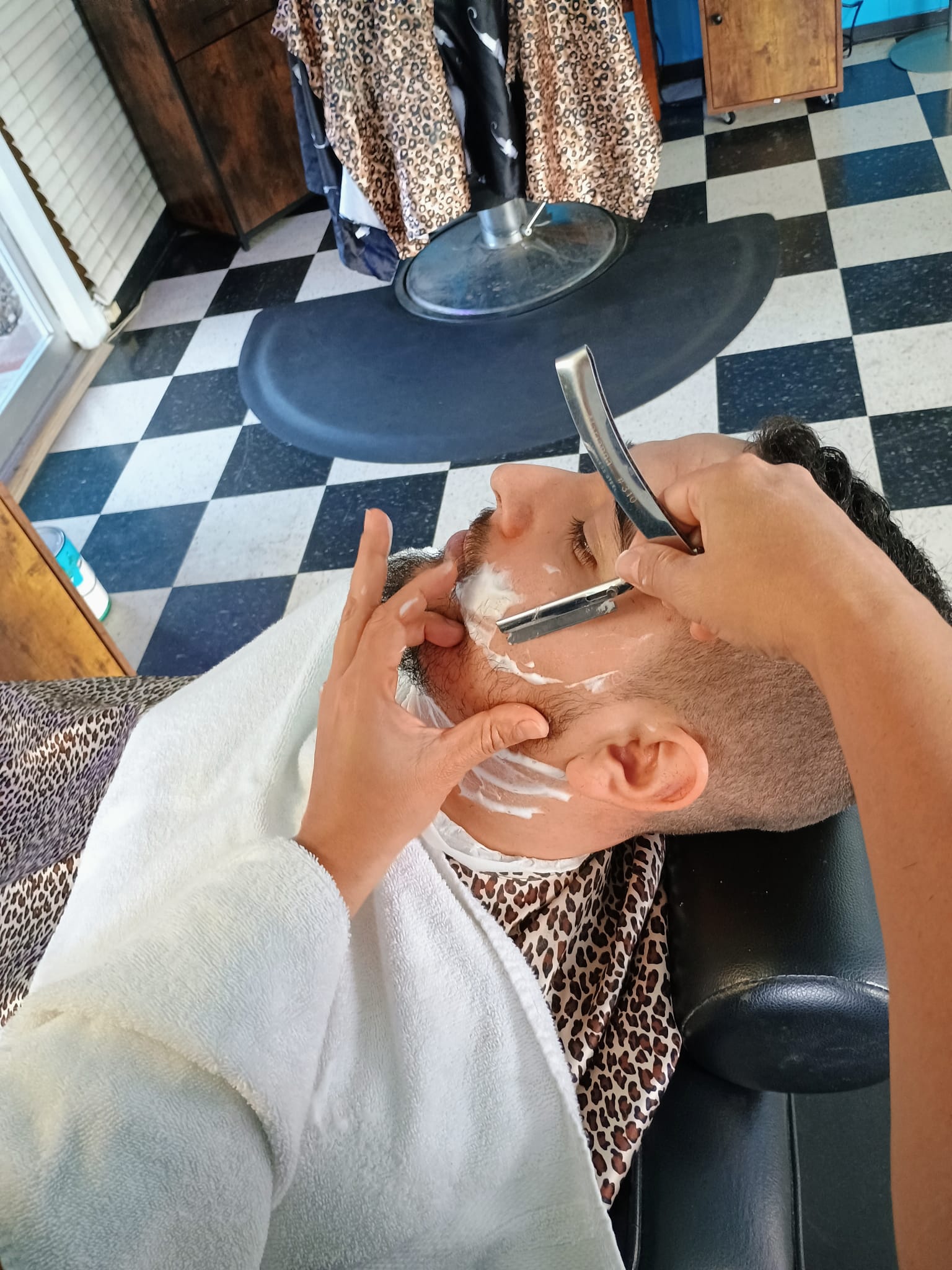 Men's shave