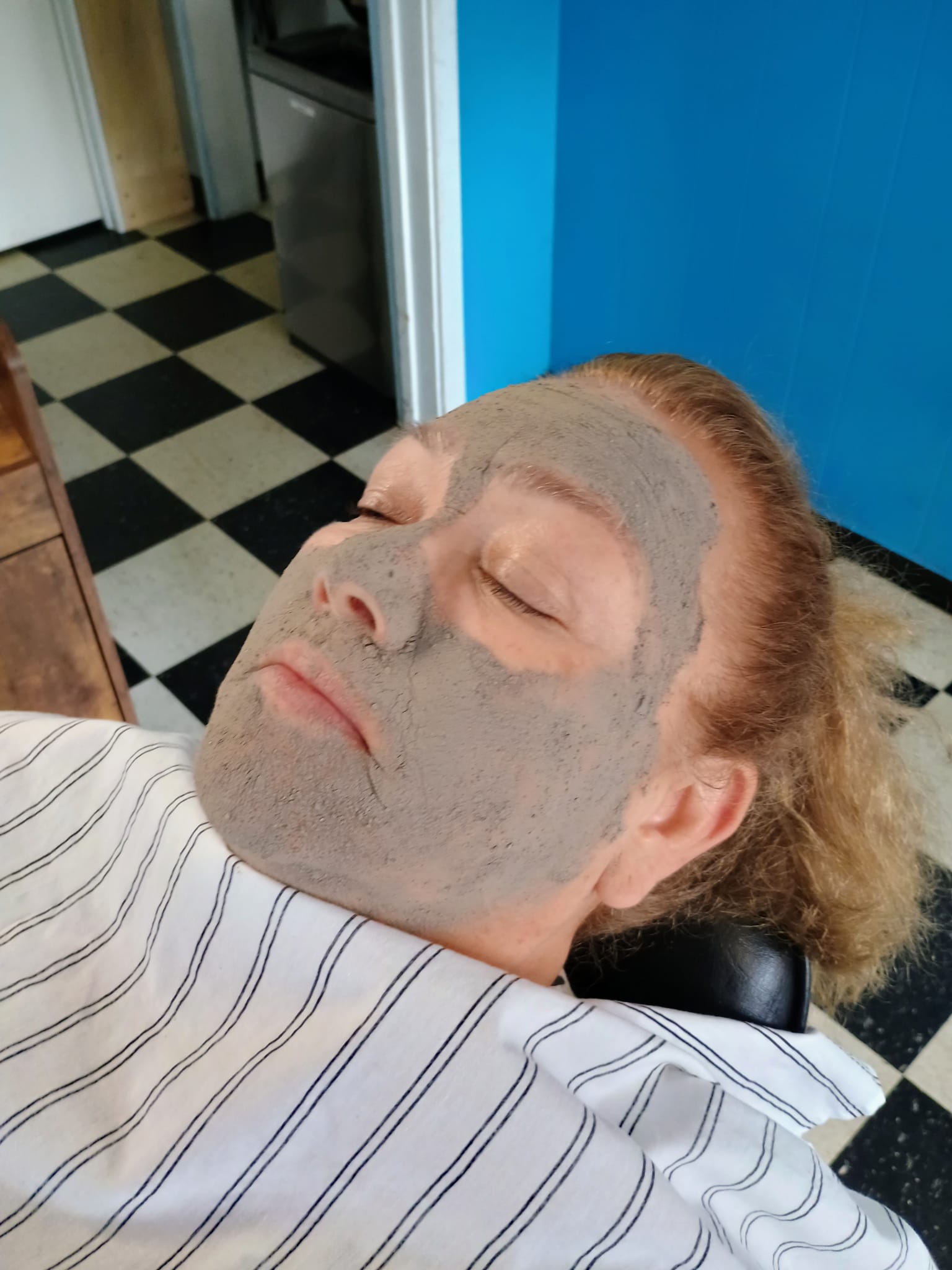Women's face mask treatment