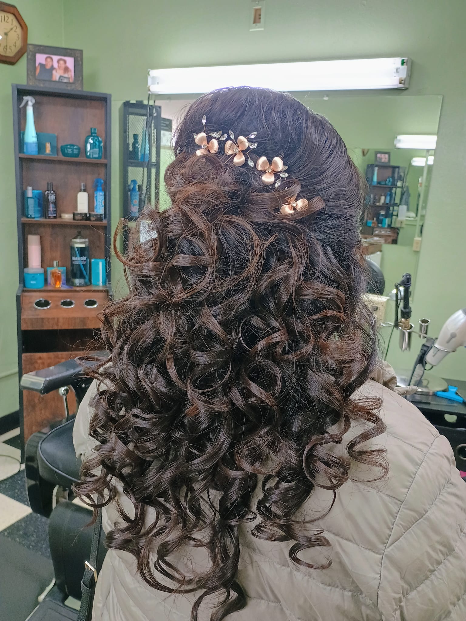 Women's updo